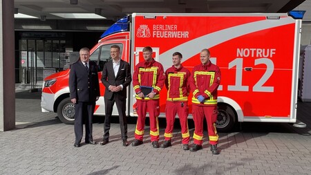 Dr. Karsten Homrighausen, Dr. Johannes Danckert und Rettungswagenbesatzung