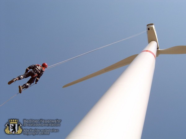 Windkraftanlage mit ca. 100m