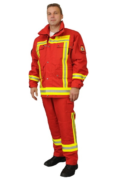 Eine Person in Rettungsdienstkleidung