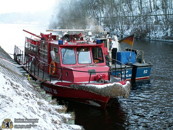 Löschboot zur Wasserversorgung