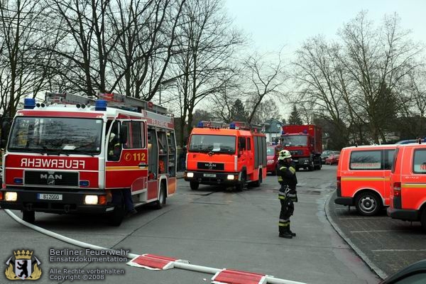 Fahrzeuge an der Einsatzstelle