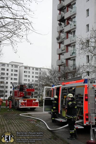 LHF vor Brandhaus