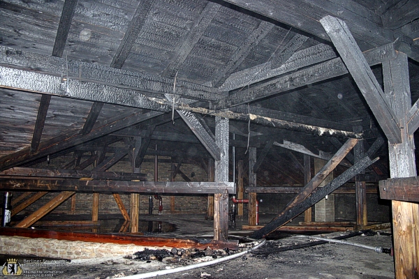 Verbrannte Dachkonstruktion