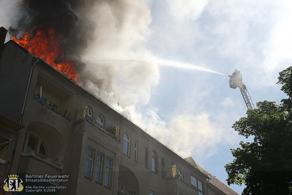 Brandbekämpfung über DLK
