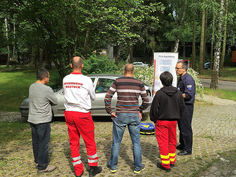 Skill-Training: schnelle Rettung aus PKW