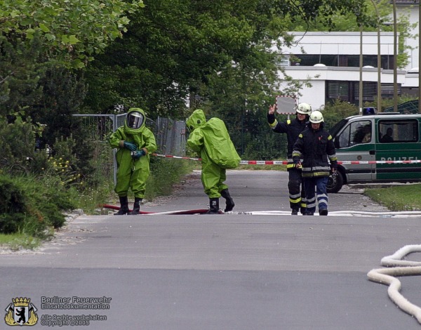 Trupp auf dem Weg zur Einsatzstelle