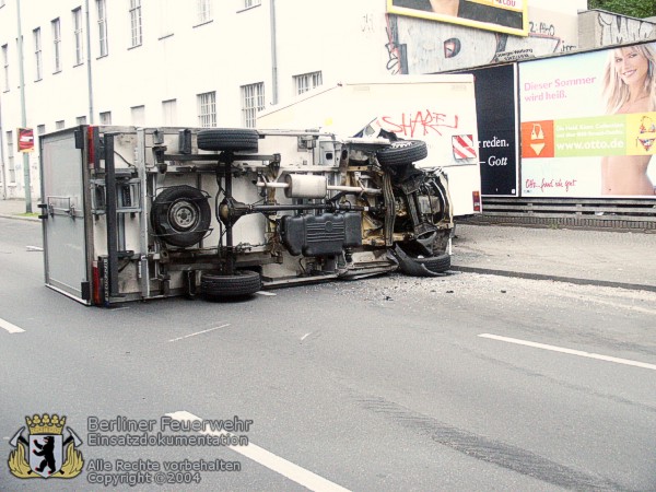 LKW umgekippt