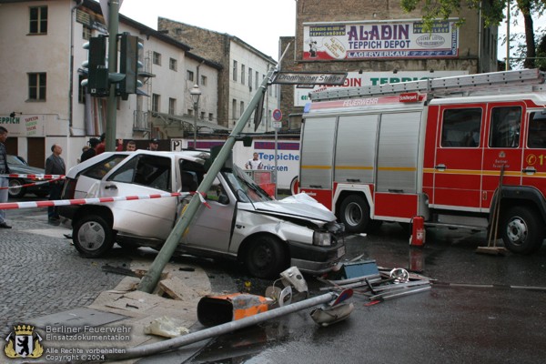 Umgestüzte Verkehrsmasten