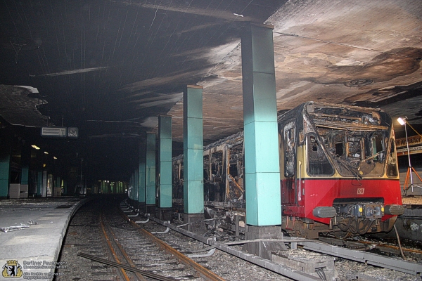 Unglückszug im Tunnel