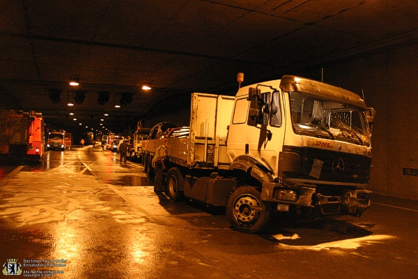 LKW mit Frontschaden