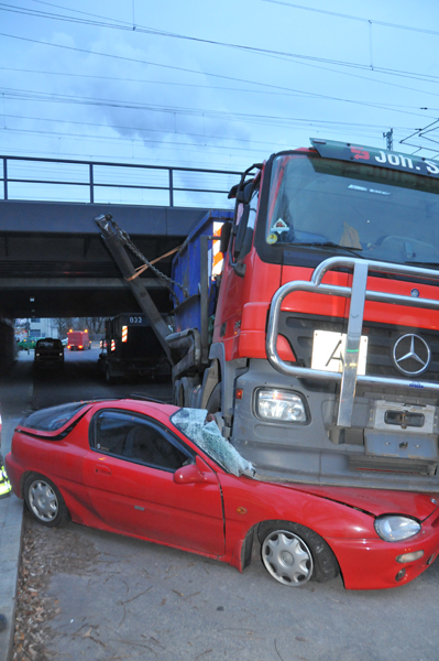 TD  bei der Bergung des LKW