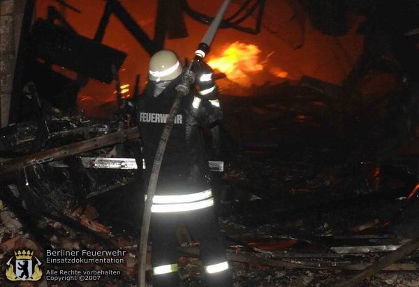 Feuerwehrmann am C-Rohr
