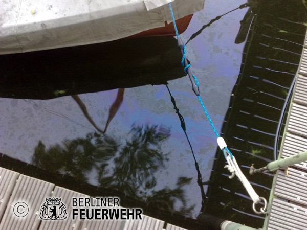 Öl im Kladower Hafen