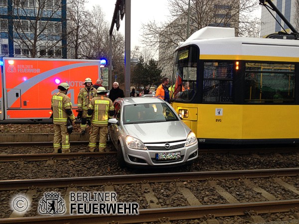 VU PKW mit TRAM