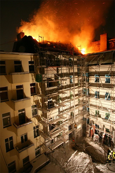 Dachstuhl in Flammen