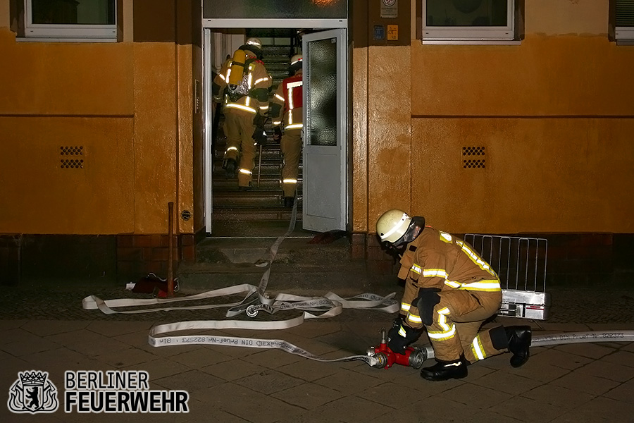 Auf dem Weg in die Brandwohnung