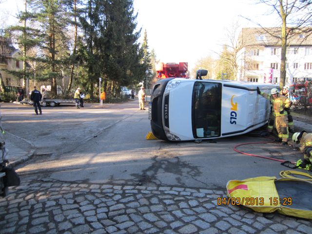 Umgestürzter Transporter