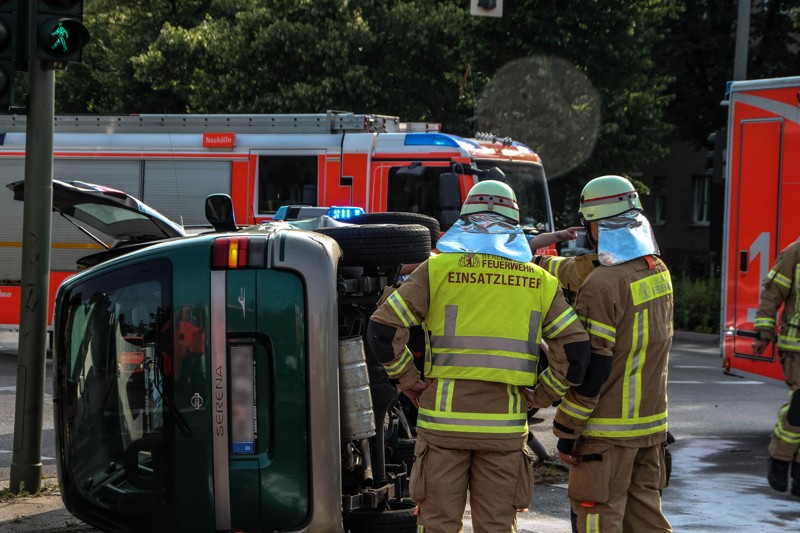 Einsatzleiter bei der Lageerkundung