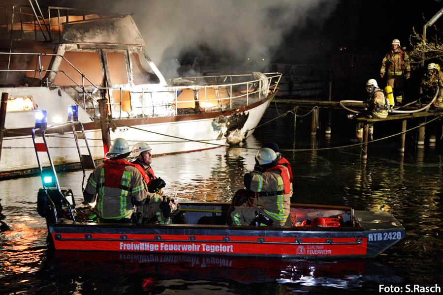 Einsatzstelle mit Rettungsboot