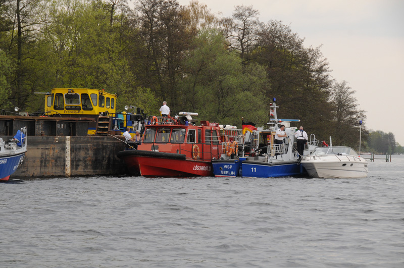 Löschboot im Einsatz