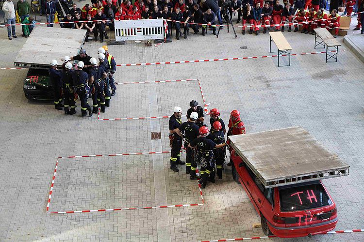 Abschlussvorfuehrung mit viel Gewicht