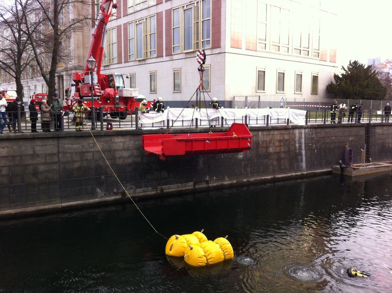 Bergung der Skulptur