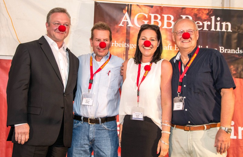 Senator Henkel, LBD Gräfling und AGBB-Chef Tschöpe ließen sich die roten Nasen anstecken