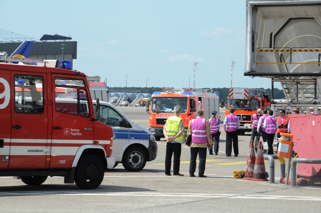 Berliner Feuerwehr trifft ein