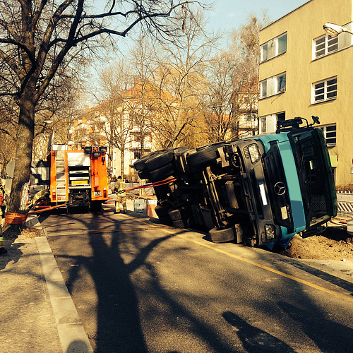 Das Fahrzeug wird aufgerichtet