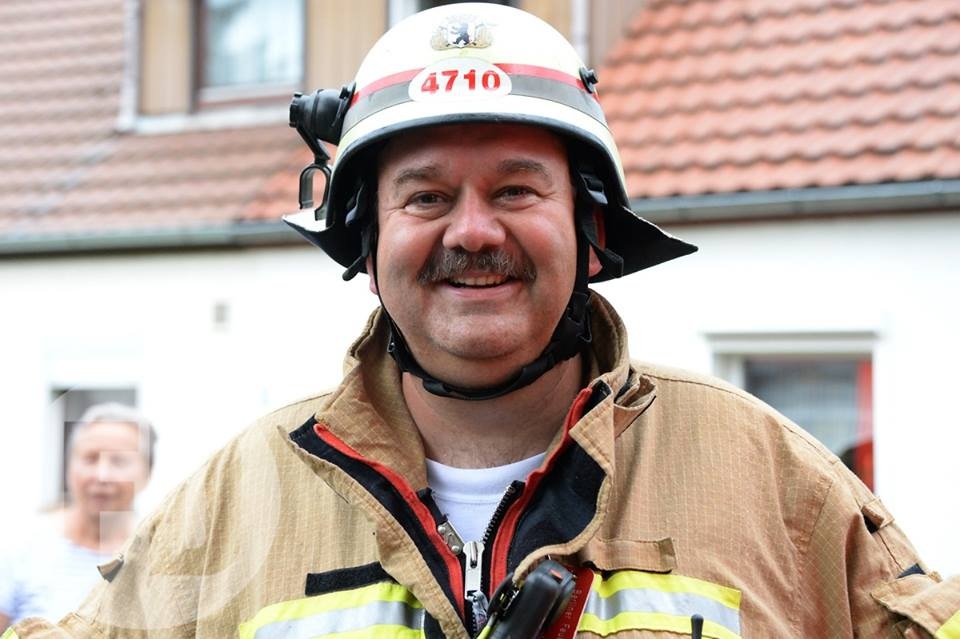 Lächelnder Feuerwehrmann
