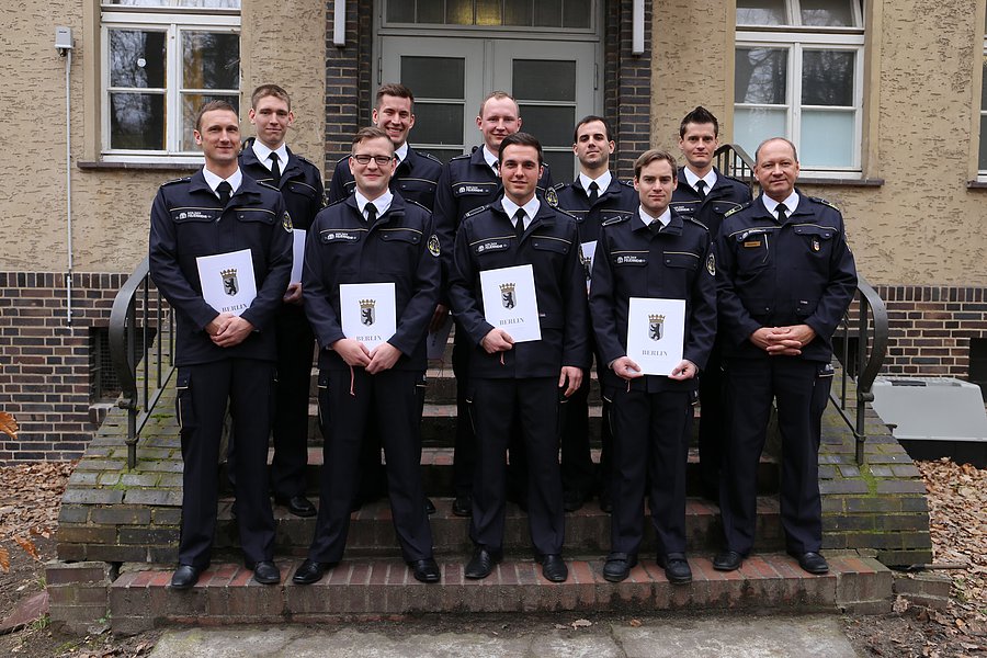 Gruppenbild der Brandoberinspektor-Anwärter