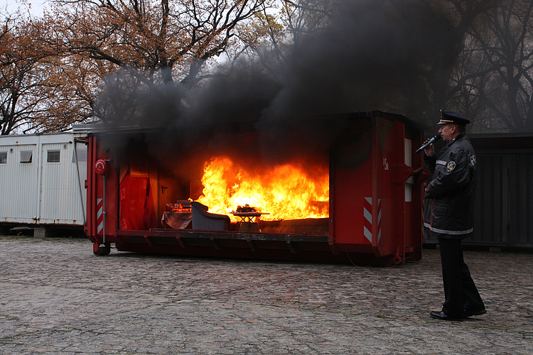 Zimmer im Vollbrand