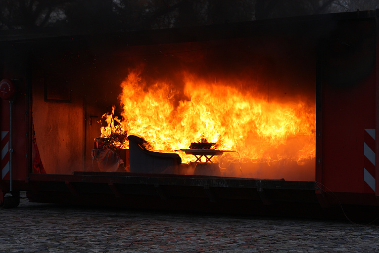Zimmer im Vollbrand