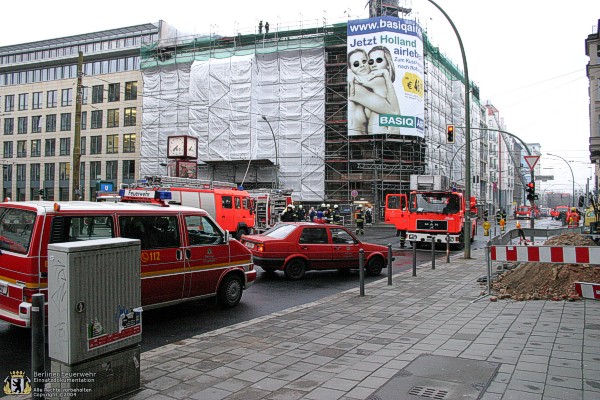 Fahrzeuge auf Einsatzstelle