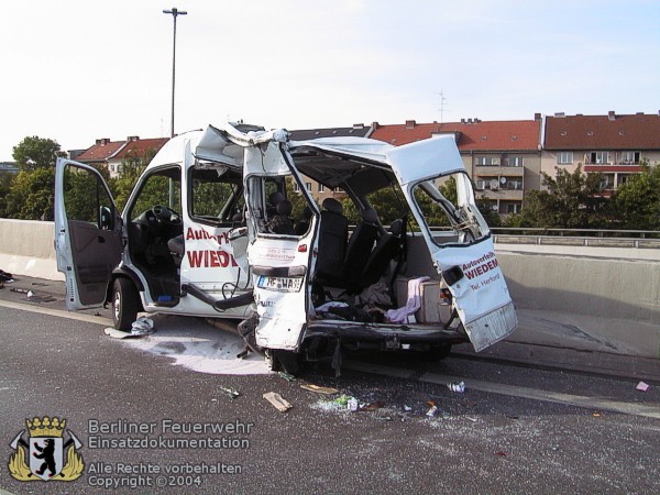 Unfallfahrzeug Kleinbus