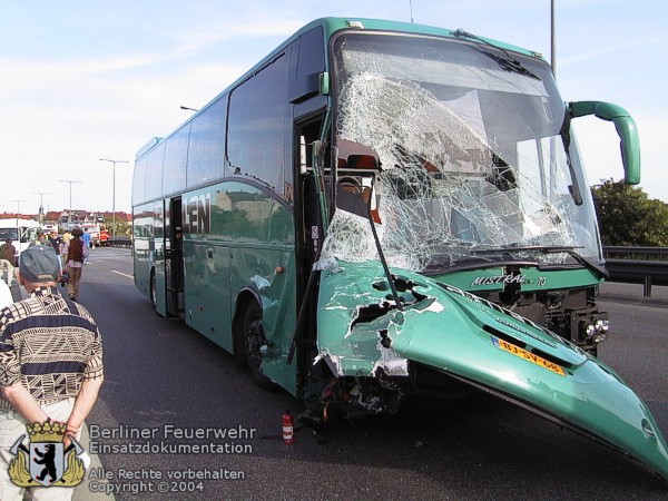 Unfallfahrzeug Reisebus