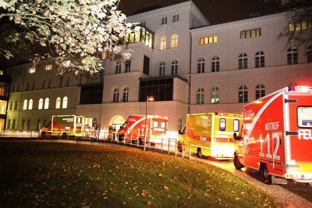 Insgesamt 6 RTW transportierten die Patienten