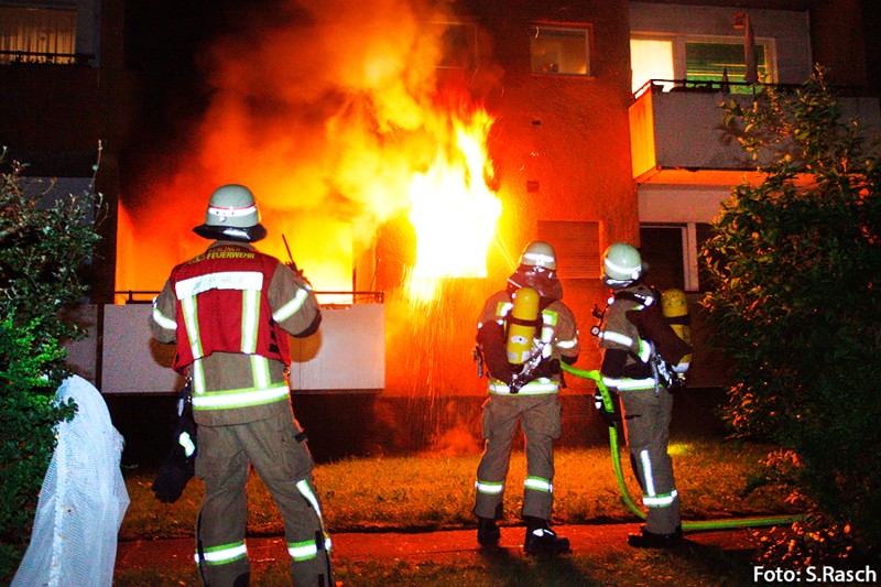 Feuerwehr bei der Brandbekämpfung