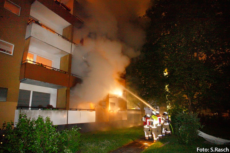 Feuerwehr bei der Brandbekämpfung