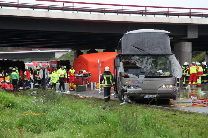 Verunglückter Reisebus