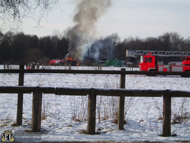 Flammen auf der Einsatzstelle