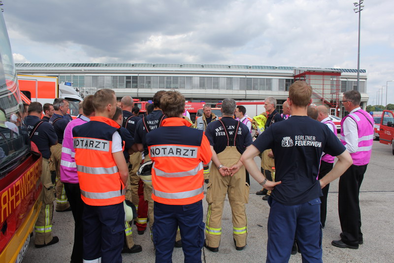 Nachbesprechung der Einsatzkräfte