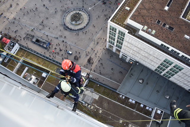 Höhenrettungsgruppe am Alexanderplatz