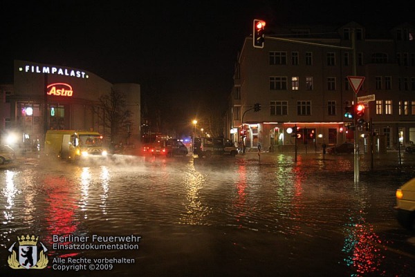 Überschwemmtes Straßenland