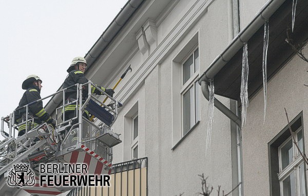 Eiszapfen werden entfernt