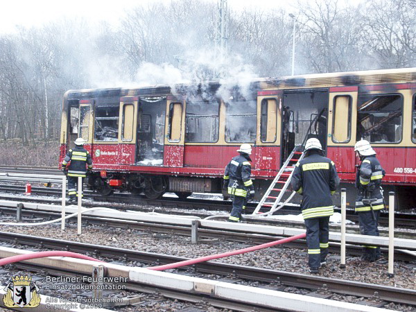 Ausgebrannter S-Bahnwagen