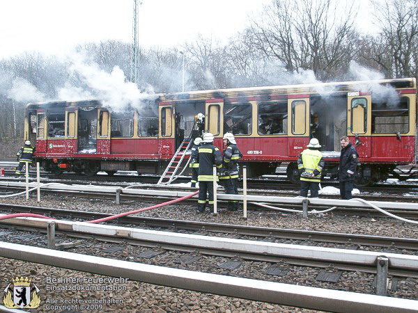 Ausgebrannter S-Bahnwagen