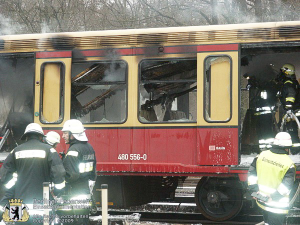 Ausgebrannter S-Bahnwagen