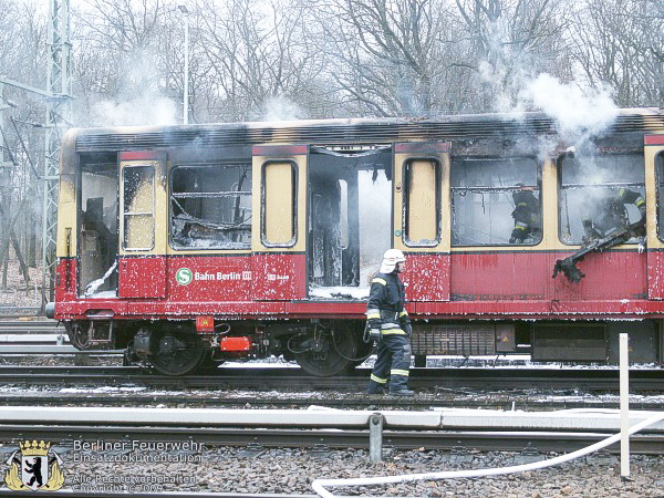 Ausgebrannter S-Bahnwagen