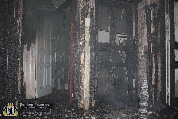Brandschaden an Wohnungstüren